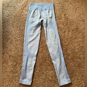 Seamless Light Blue Workout Leggings with ribbing on sides